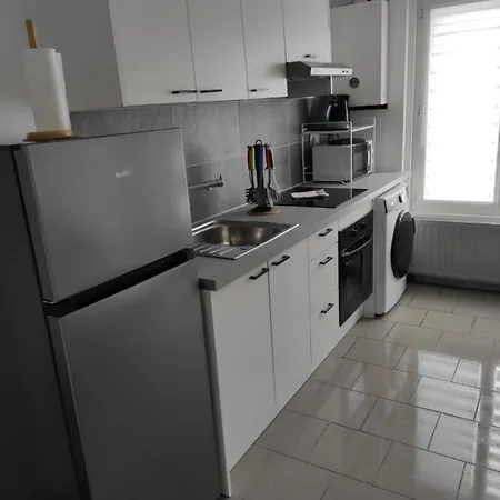 Entier Avec Wifi, Smart Tv, Proche Douai شقة *